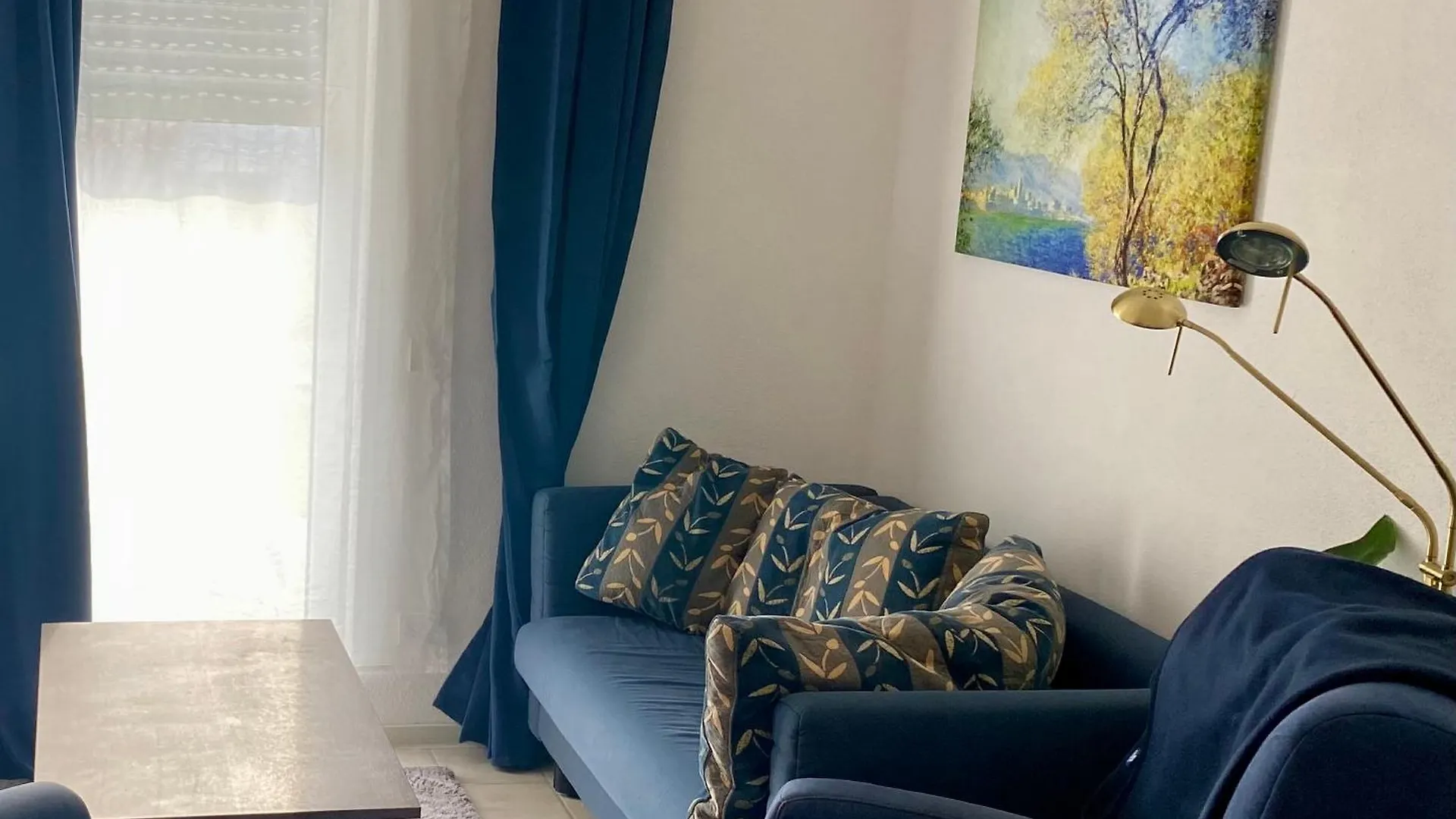 2 Zimmer Ferienwohnung Mit Terrasse Fusslaeufig Zu S-Bahn Und See Worthsee