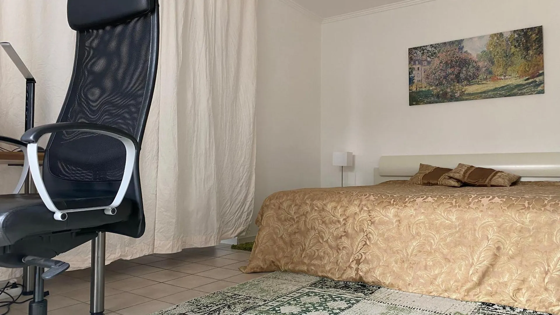 Apartment 2 Zimmer Ferienwohnung Mit Terrasse Fusslaeufig Zu S-Bahn Und See Worthsee