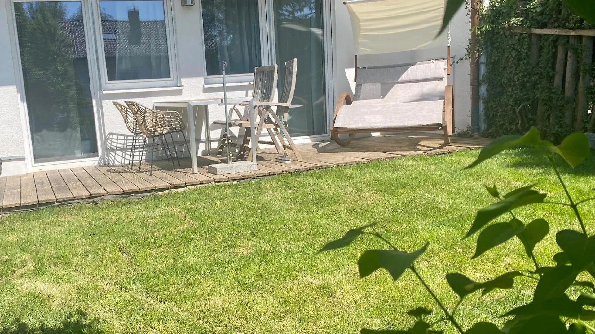 Daire 2 Zimmer Ferienwohnung Mit Terrasse Fusslaeufig Zu S-Bahn Und See Worthsee